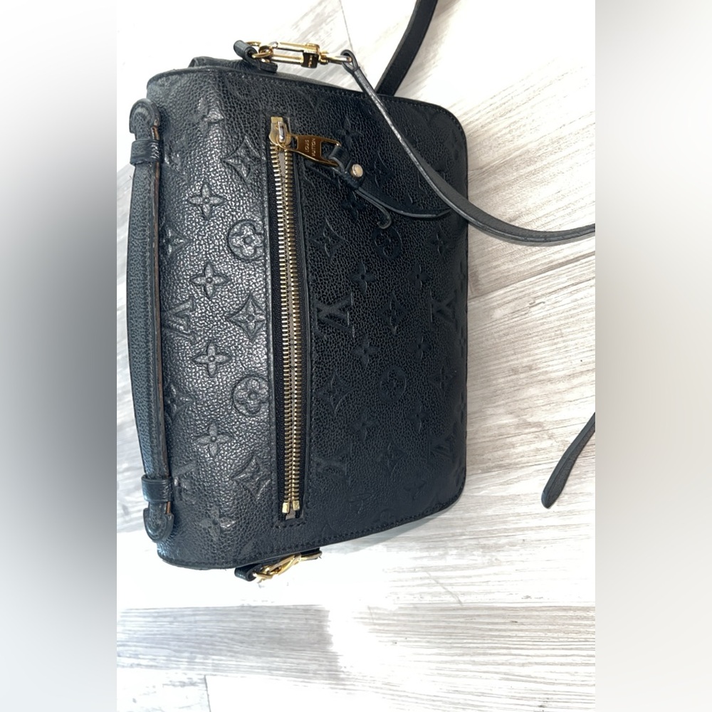 Louis Vuitton Authentic Pochette Métis